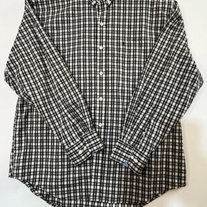 Izod size XL Men's Black and White Checkered Long Sleeve Shirt
